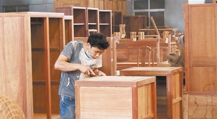 东阳日报 家具加工业的传承与创新